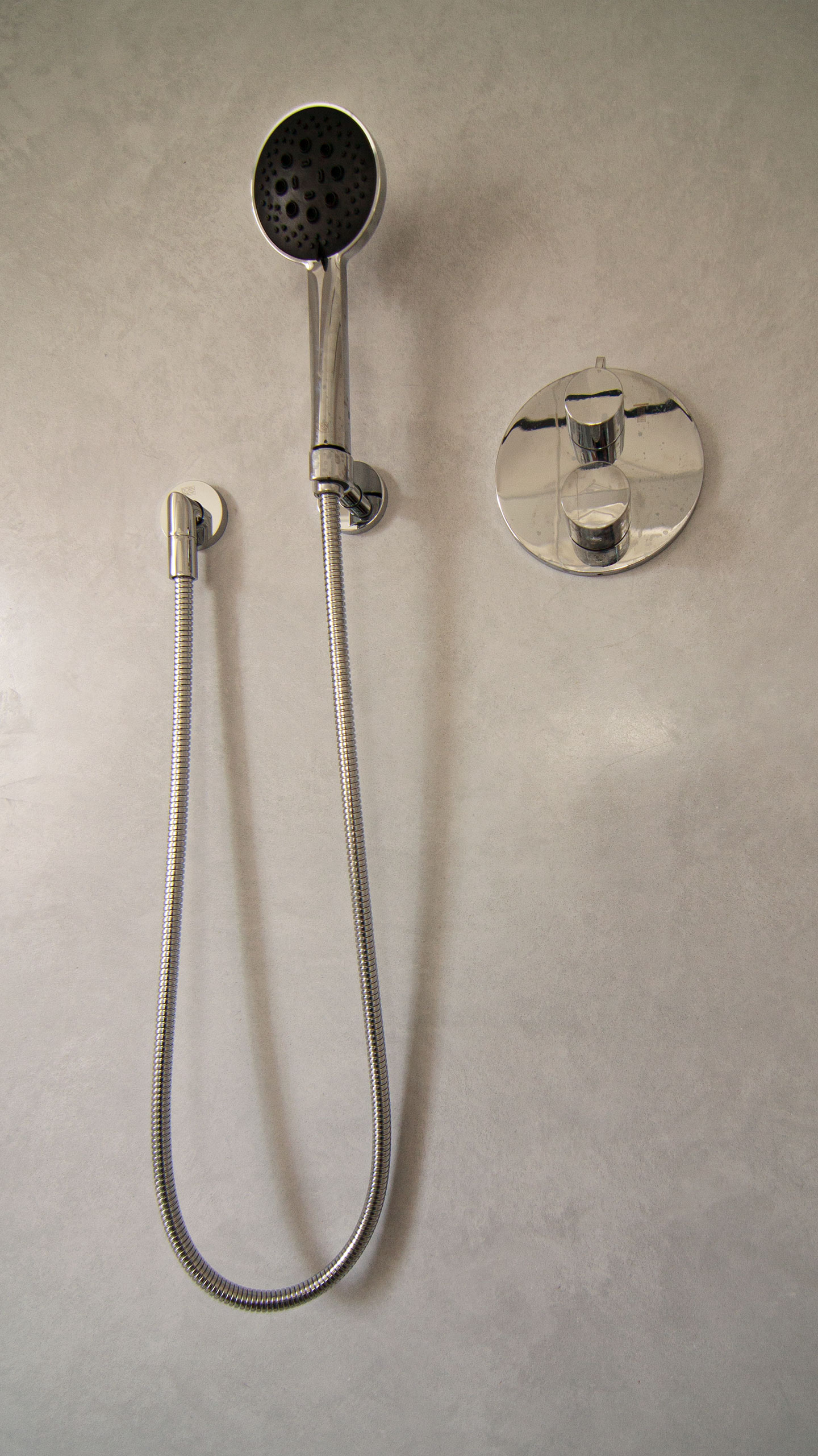 Waterproof Stucco - Master Bathroom in Amsterdam Canal House, Custom designed bluish grey Waterproof plaster detail